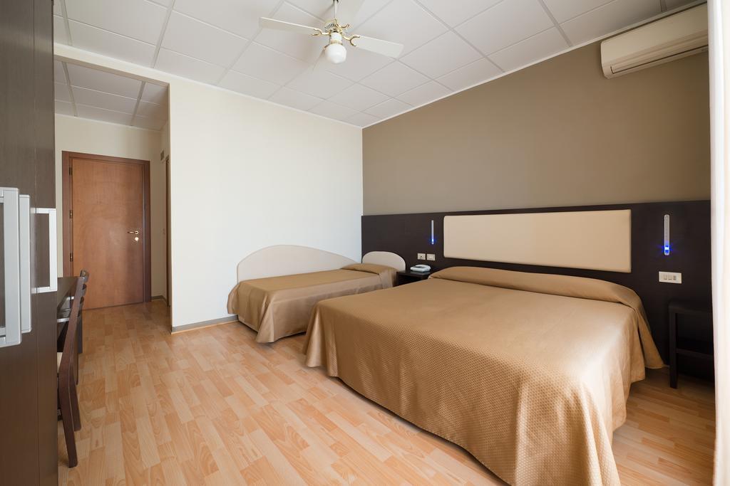 Hotel Belsoggiorno 카톨리카 객실 사진